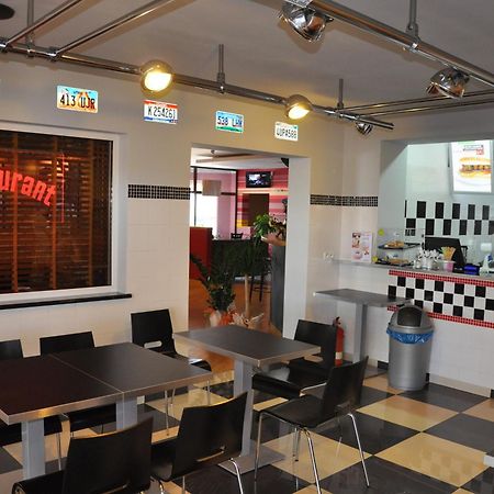 Hotel Orlik Plonsk Ngoại thất bức ảnh