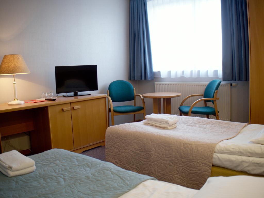Hotel Orlik Plonsk Phòng bức ảnh