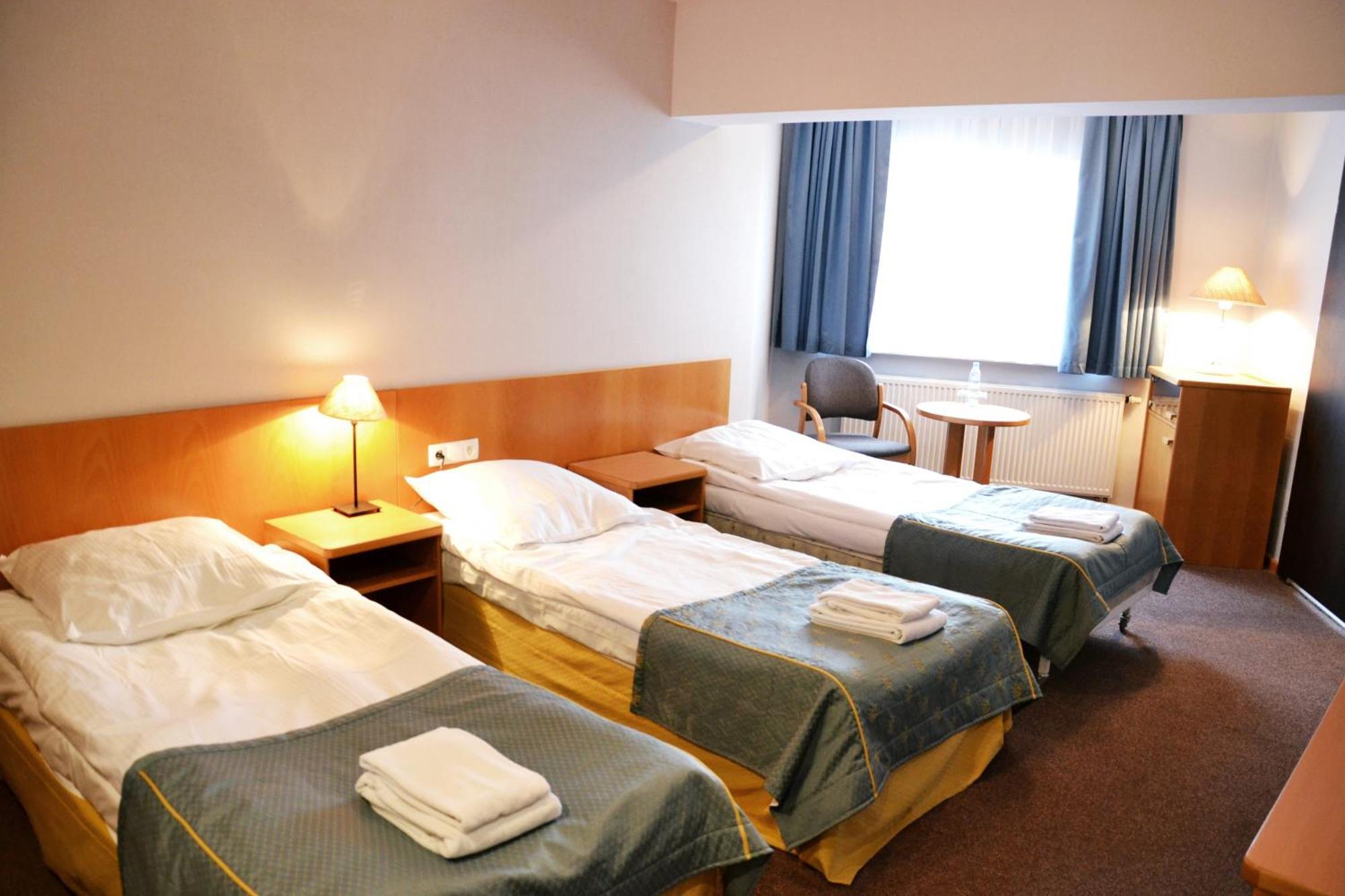 Hotel Orlik Plonsk Phòng bức ảnh