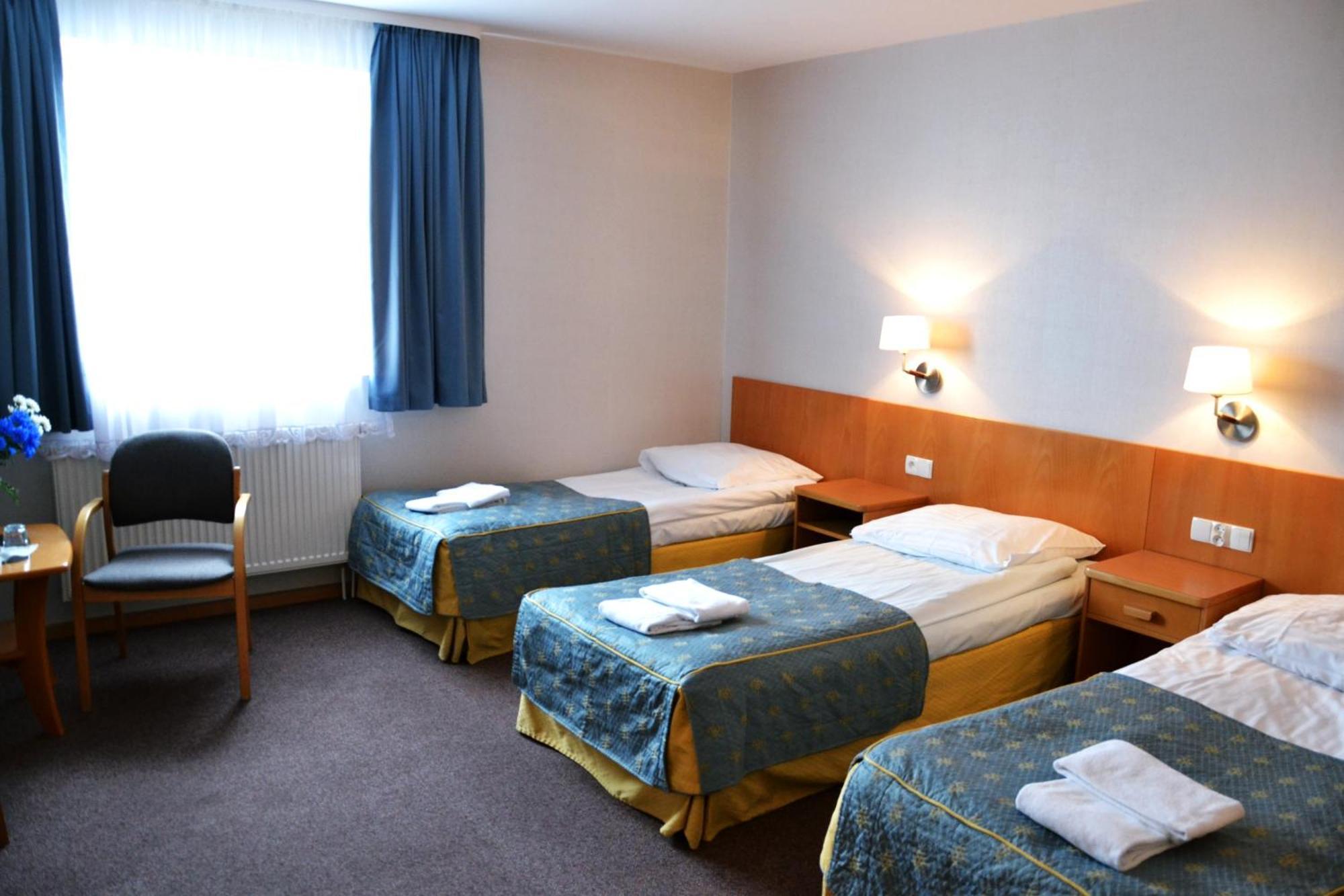 Hotel Orlik Plonsk Phòng bức ảnh