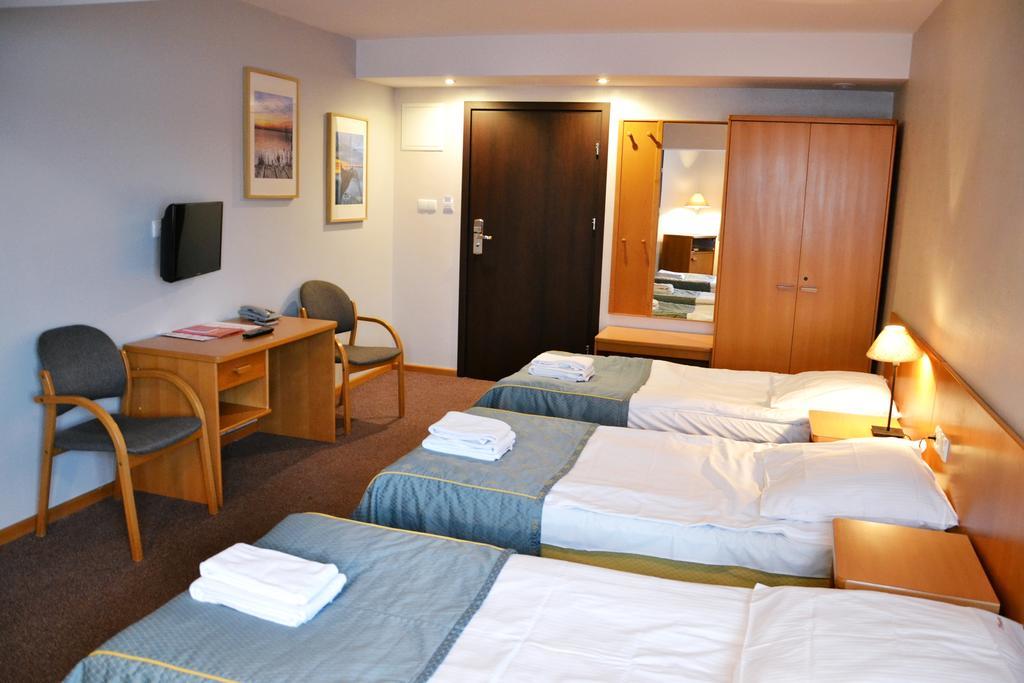 Hotel Orlik Plonsk Phòng bức ảnh